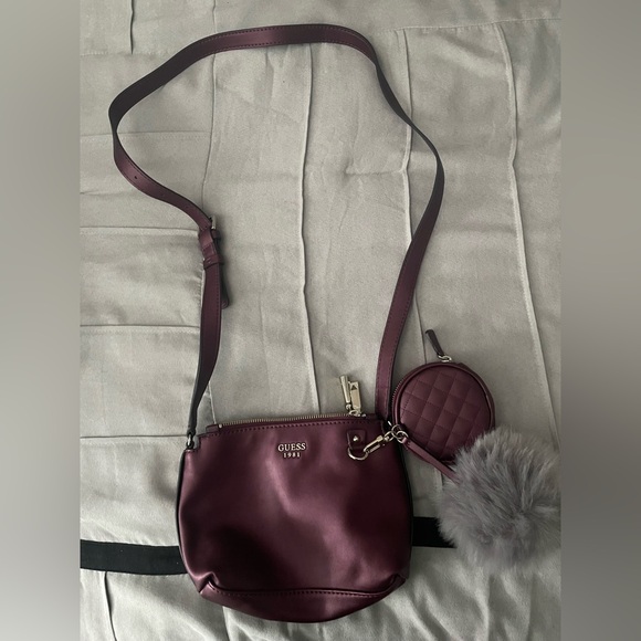 Guess Cross Body Purse - Picture 3 of 4